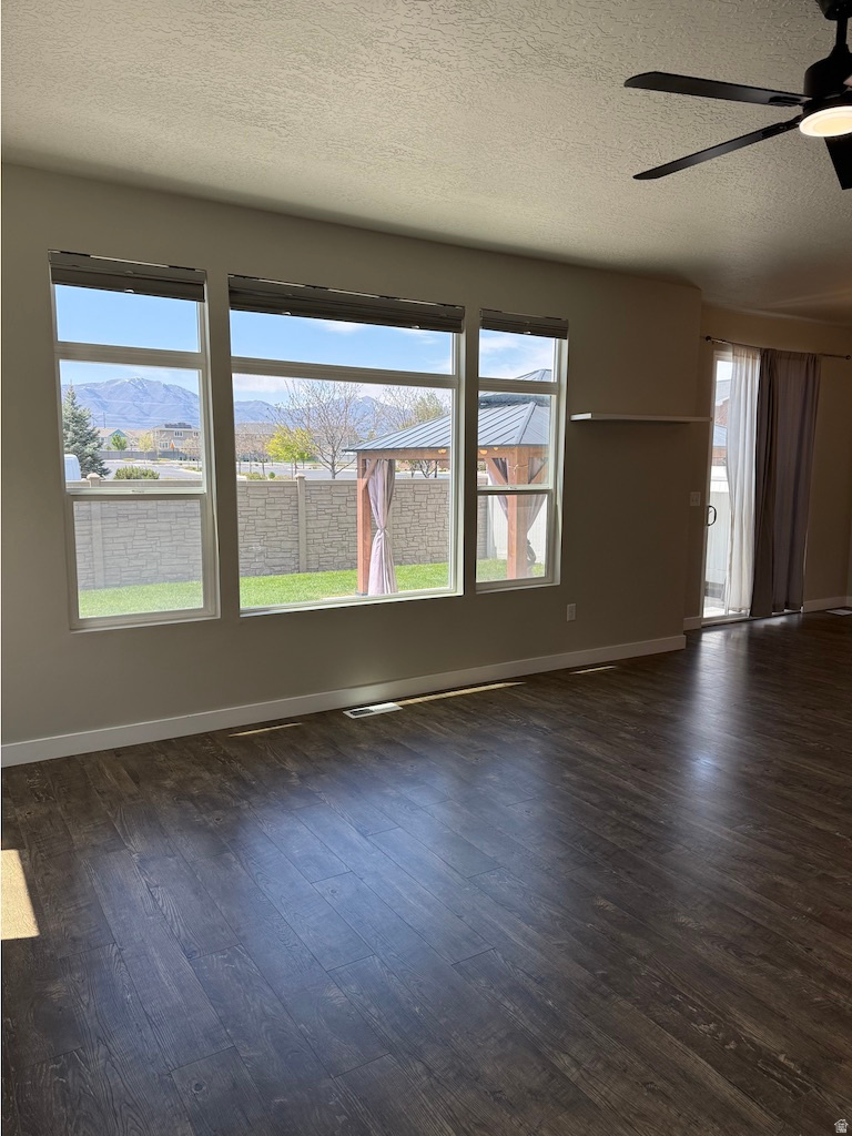 PORTERS CROSSING - Residential