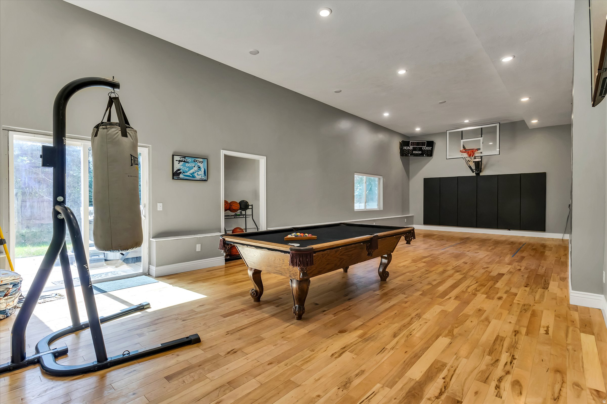 ALTA HILLS - Residential