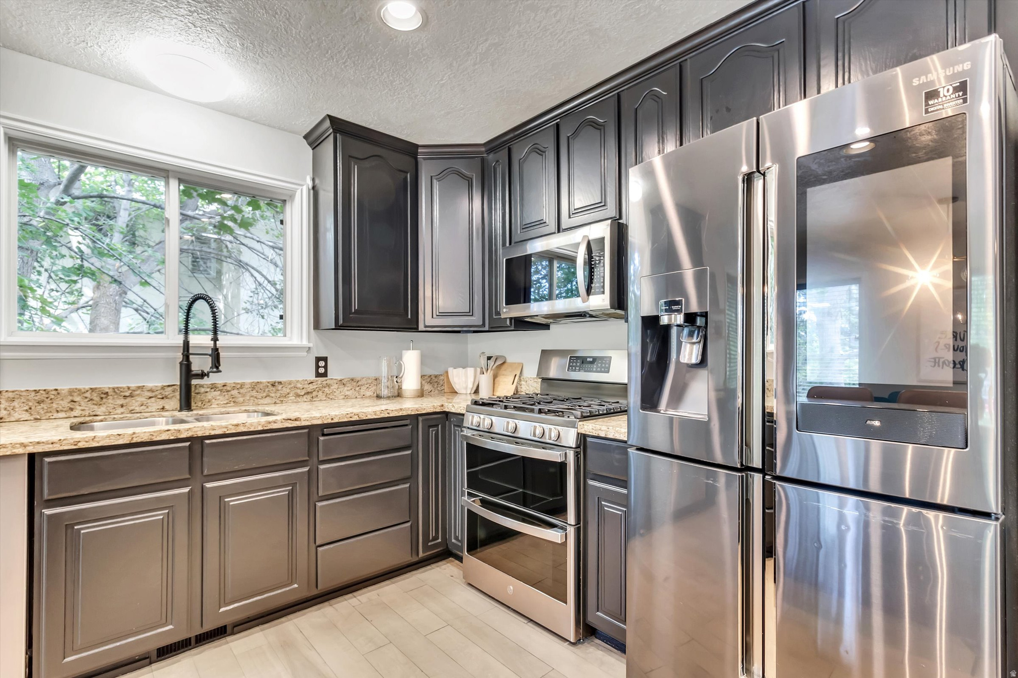ALTA HILLS - Residential