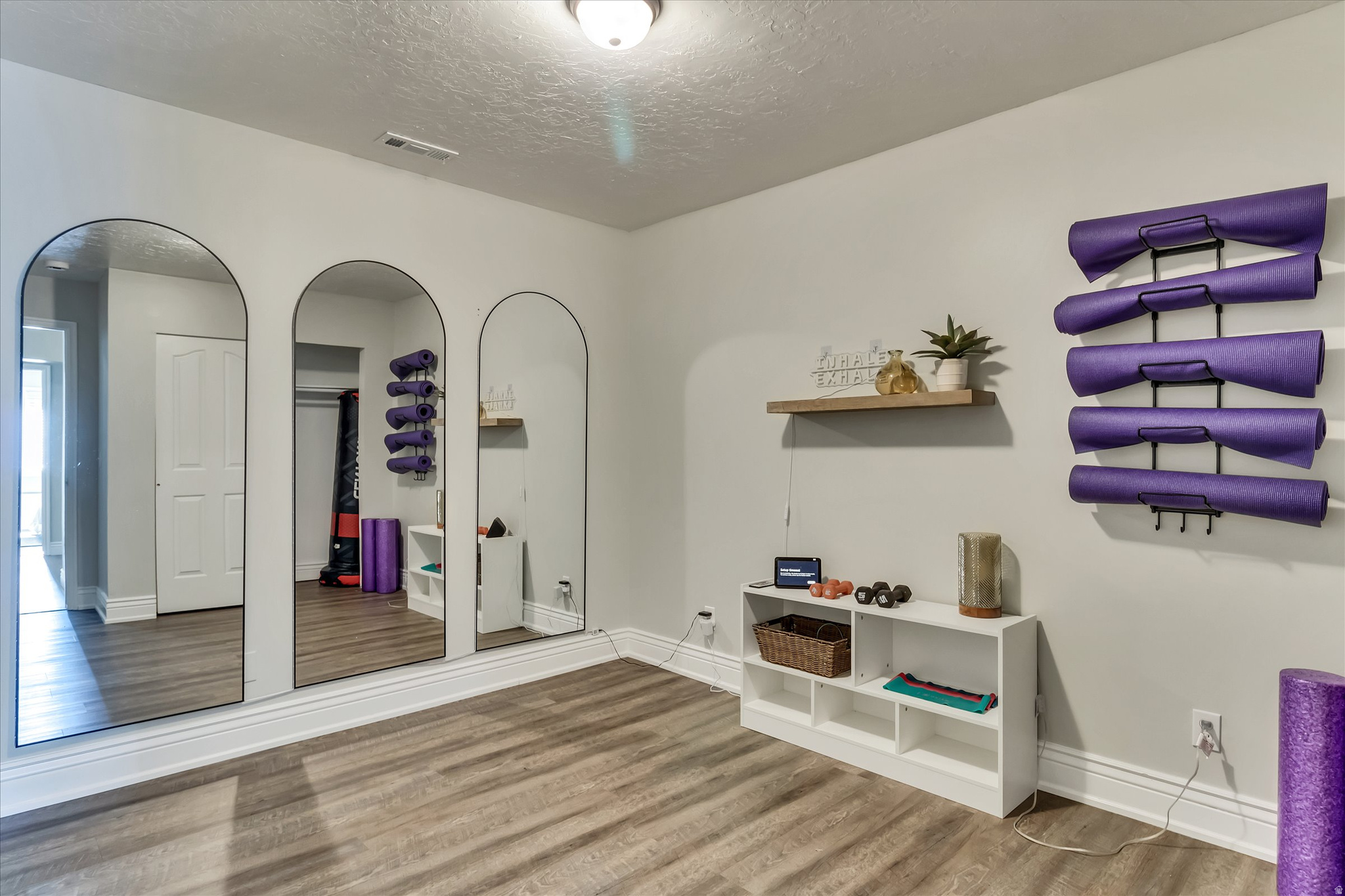 ALTA HILLS - Residential
