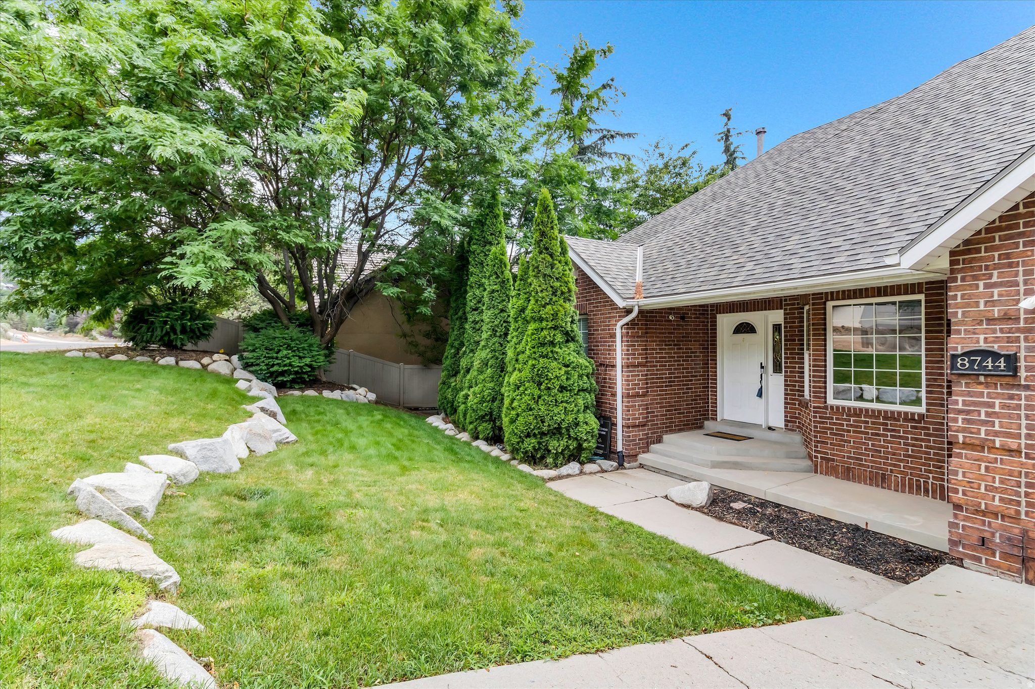 ALTA HILLS - Residential