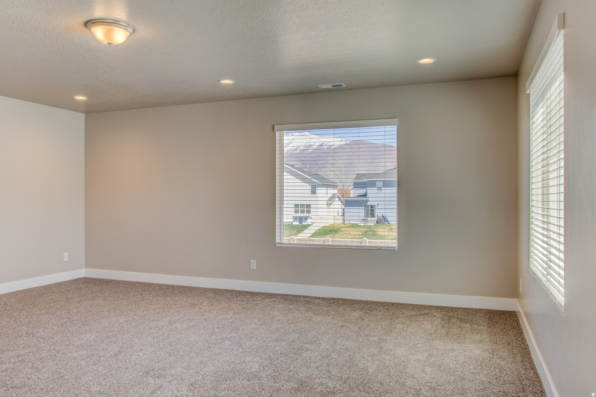 MAPLE MOUNTAIN - Residential
