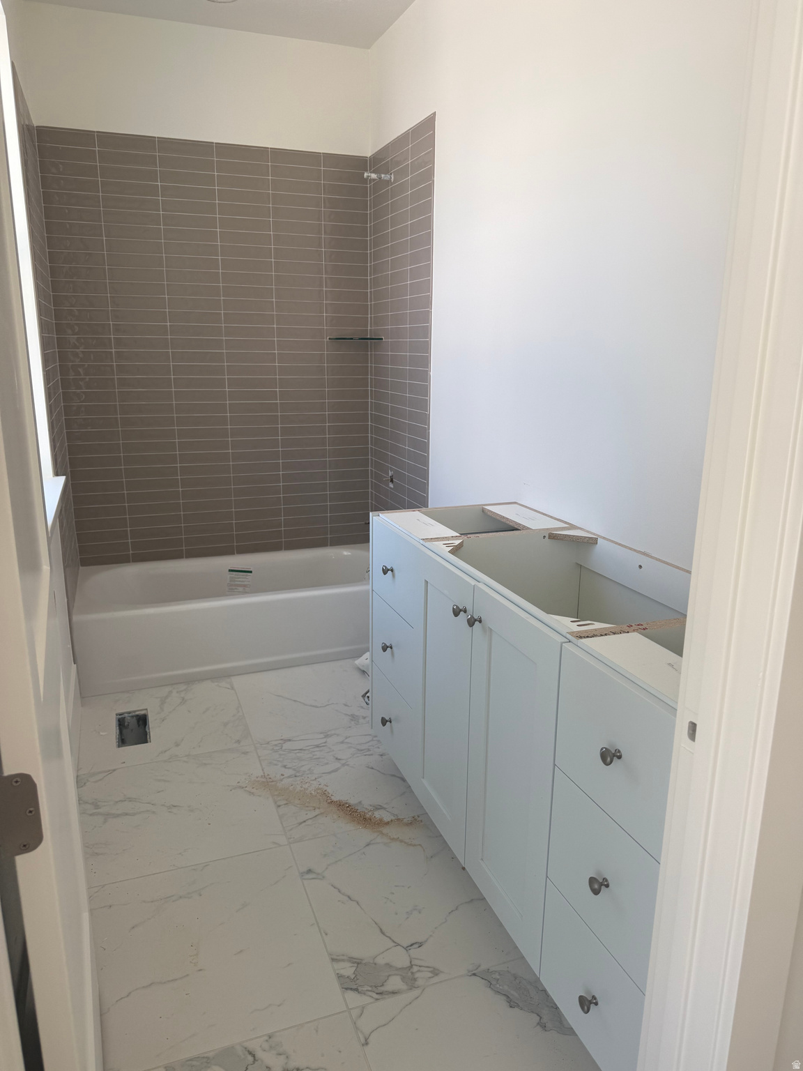 BEACON POINTE - Residential