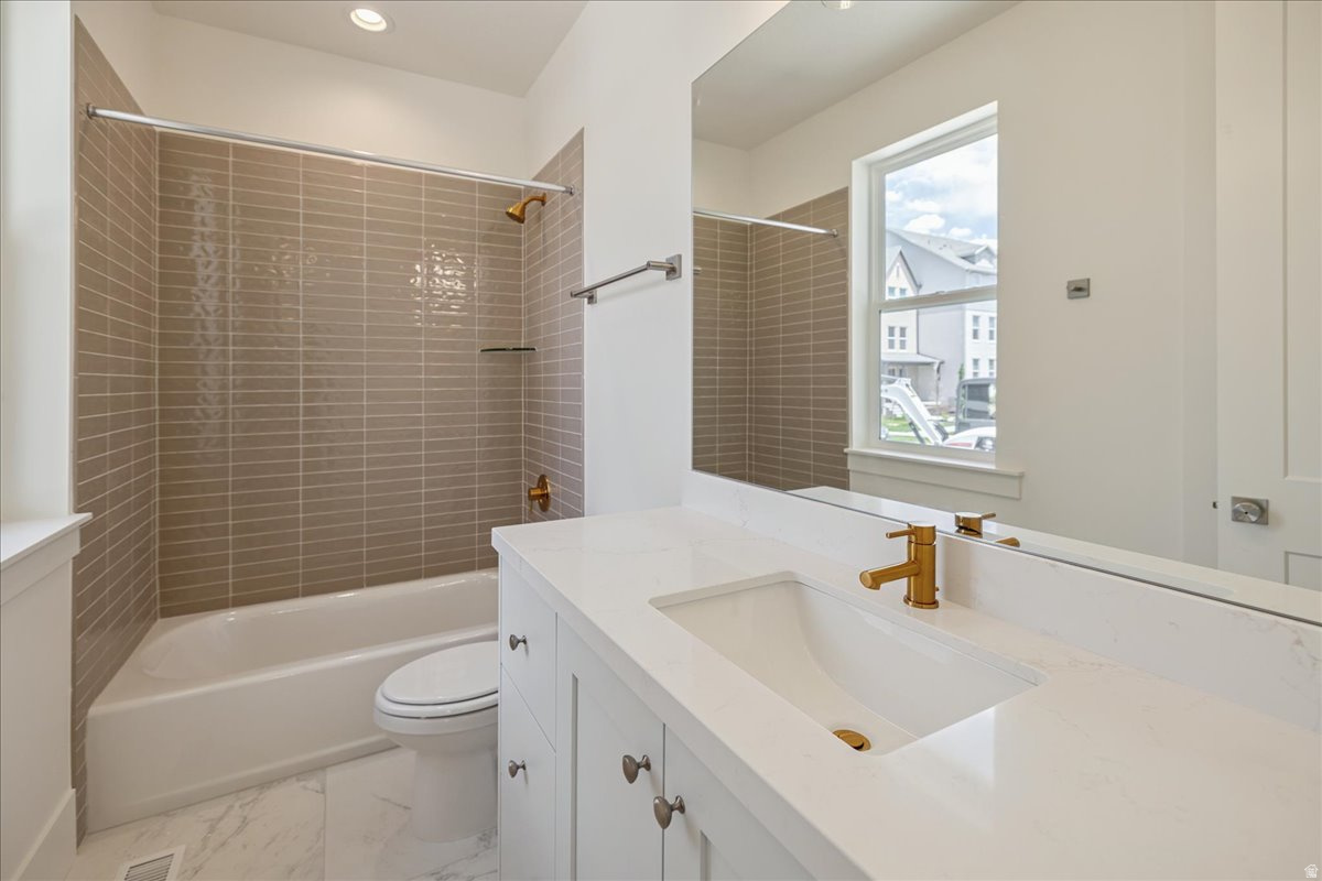 BEACON POINTE - Residential