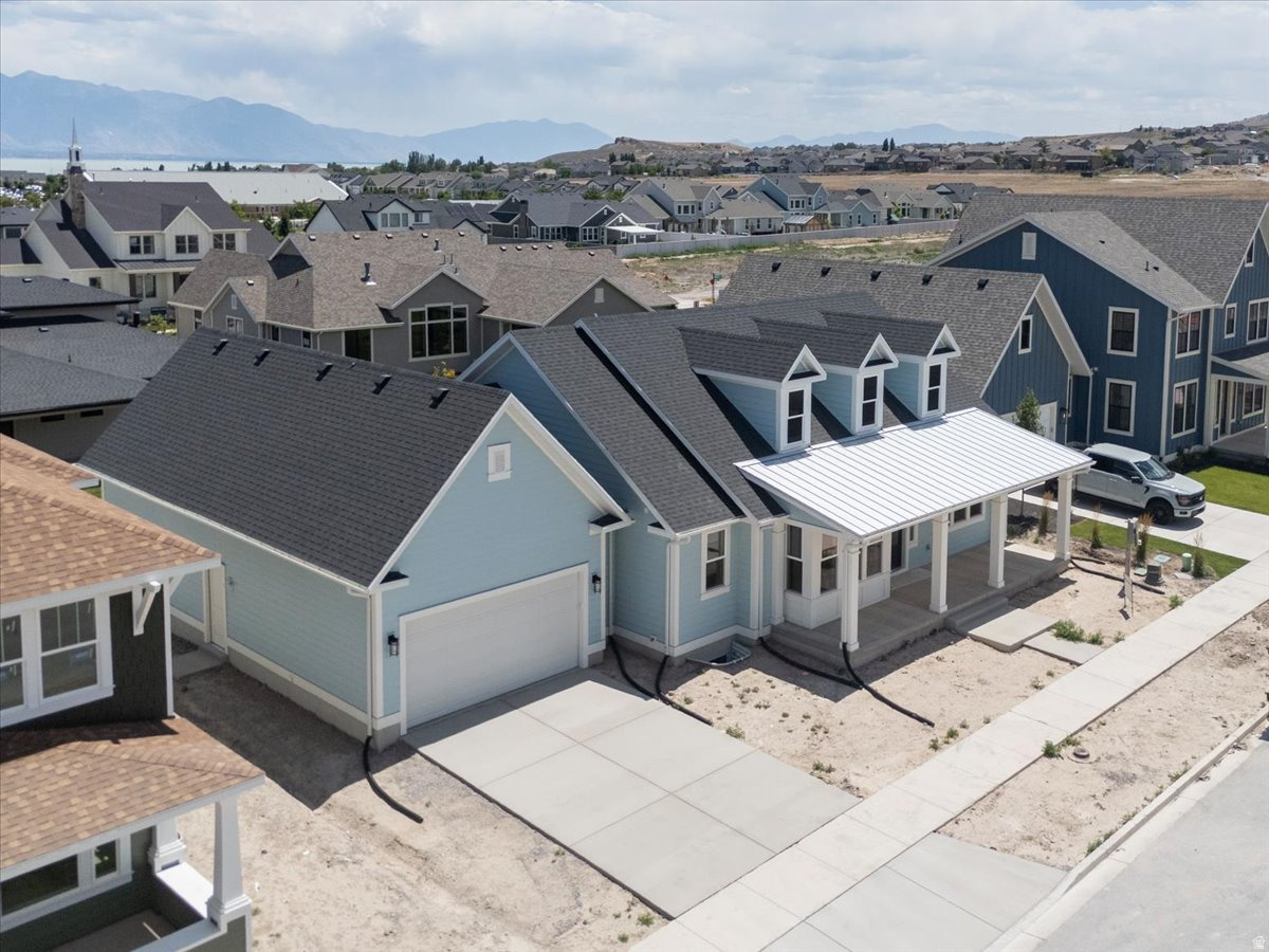 BEACON POINTE - Residential