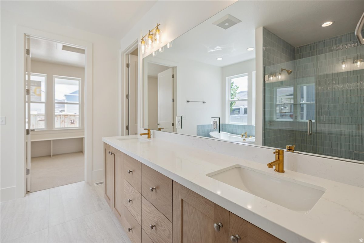 BEACON POINTE - Residential