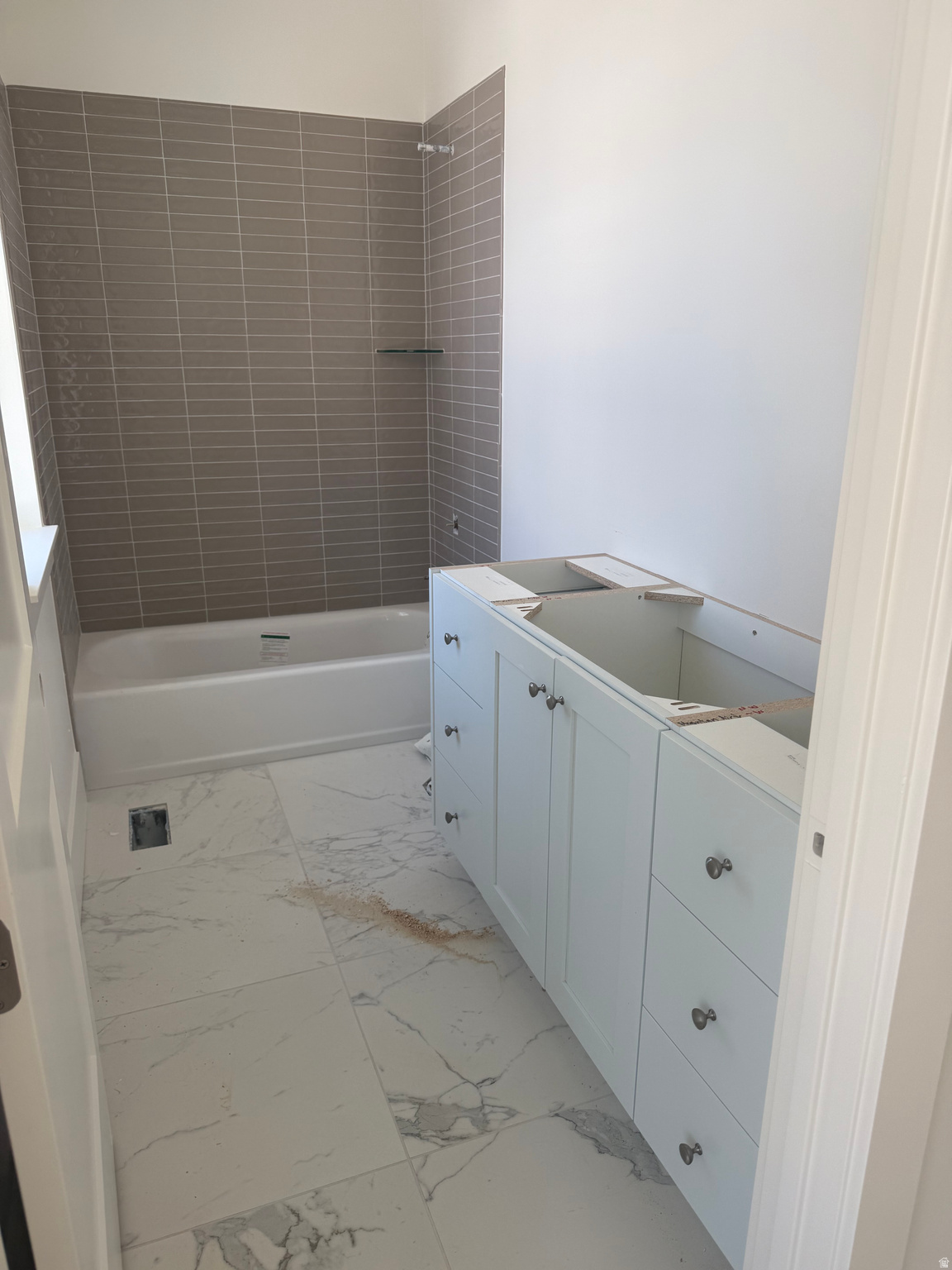 BEACON POINTE - Residential