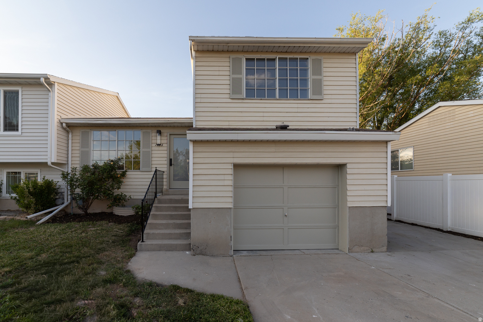 TWIN OAKS II - Residential