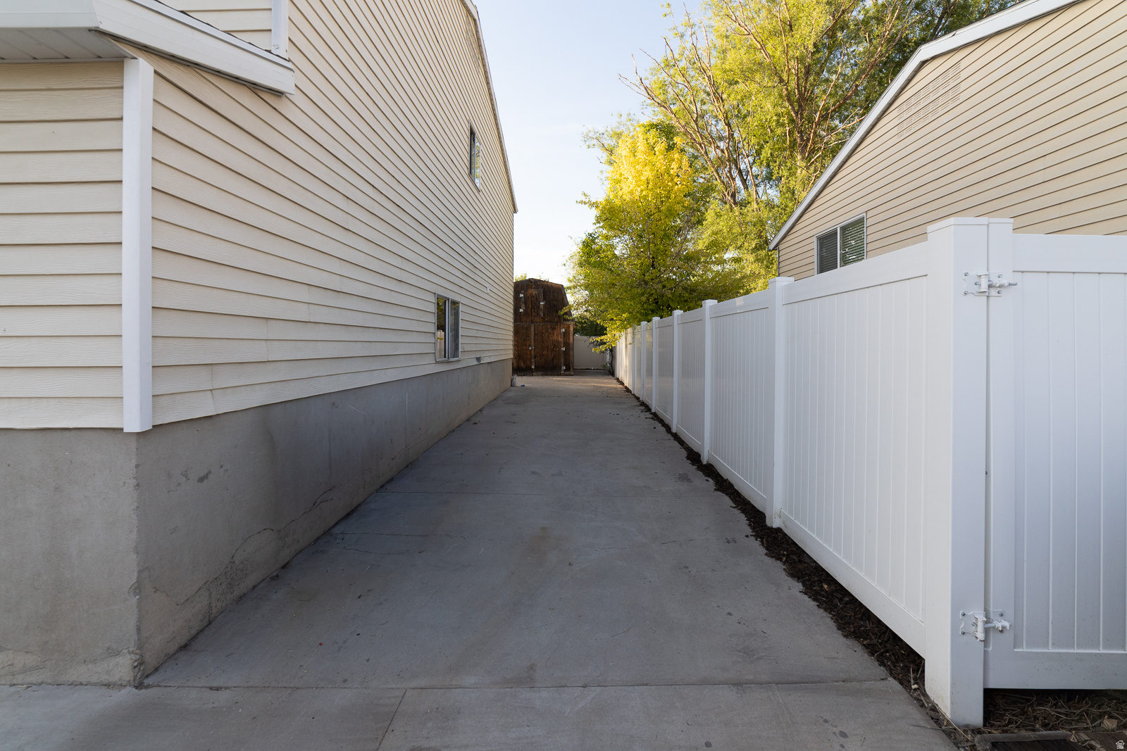 TWIN OAKS II - Residential