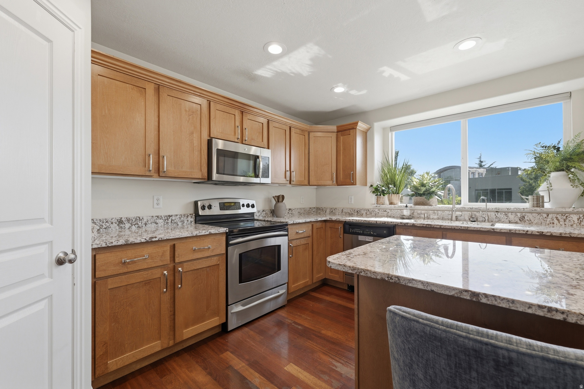 RIDGE - Residential