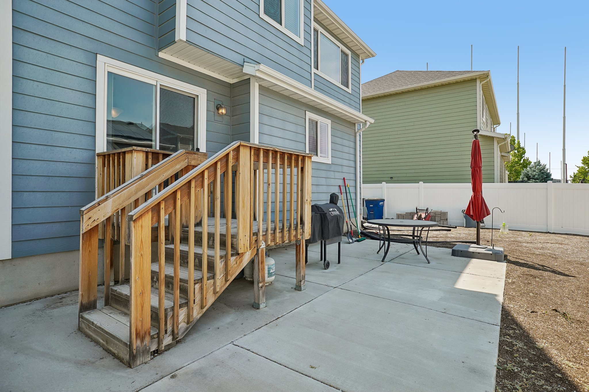 EAST RIVERWALK - Residential