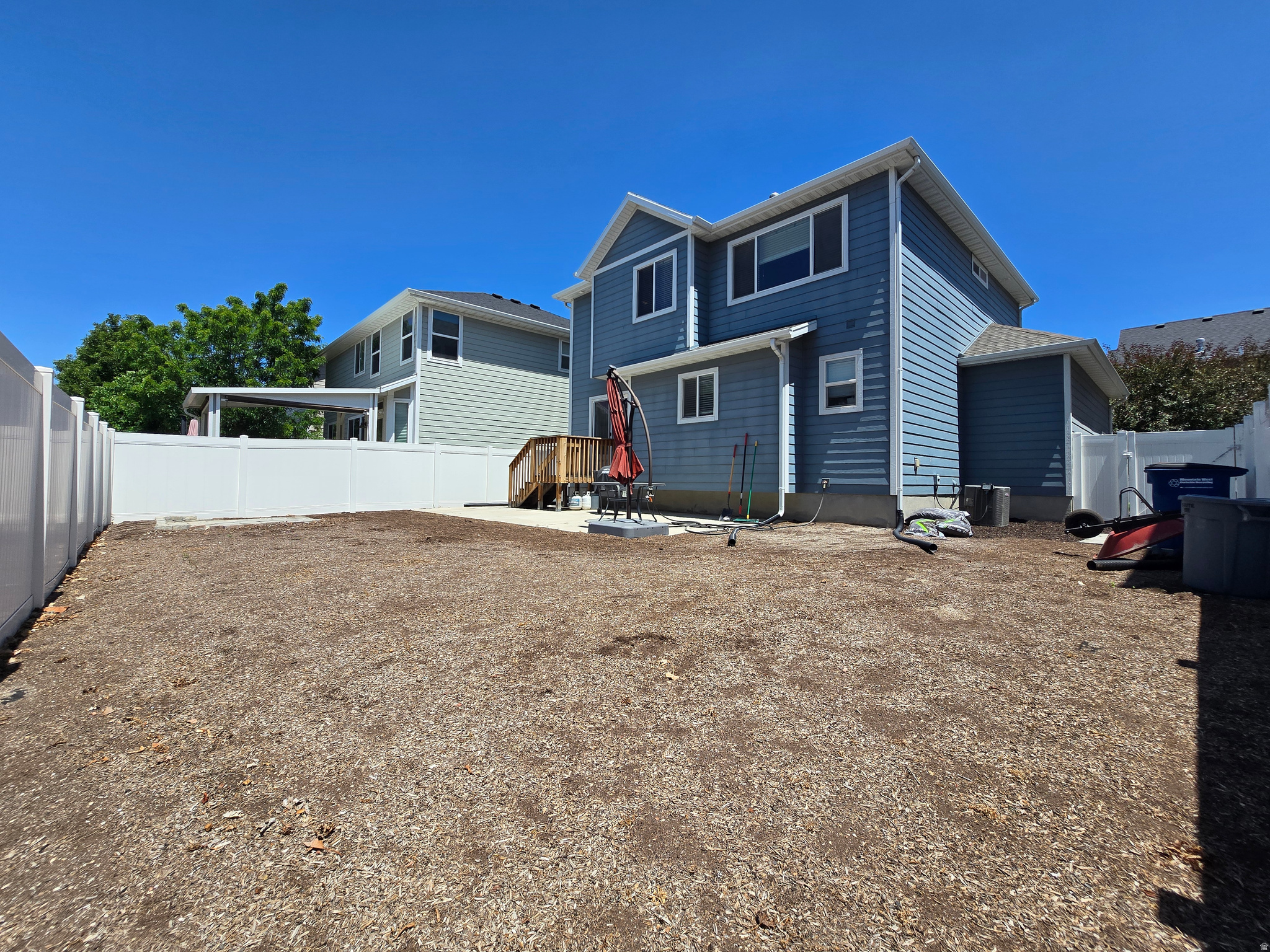 EAST RIVERWALK - Residential