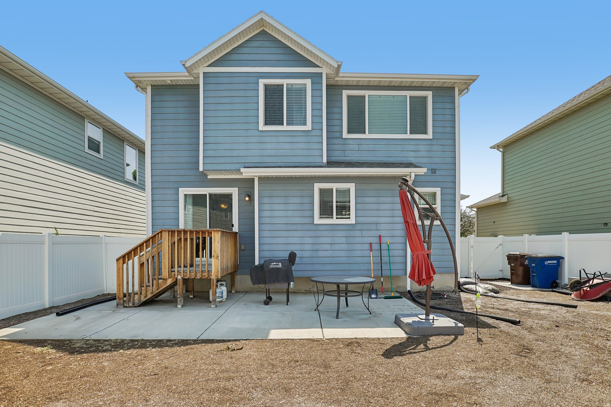 EAST RIVERWALK - Residential