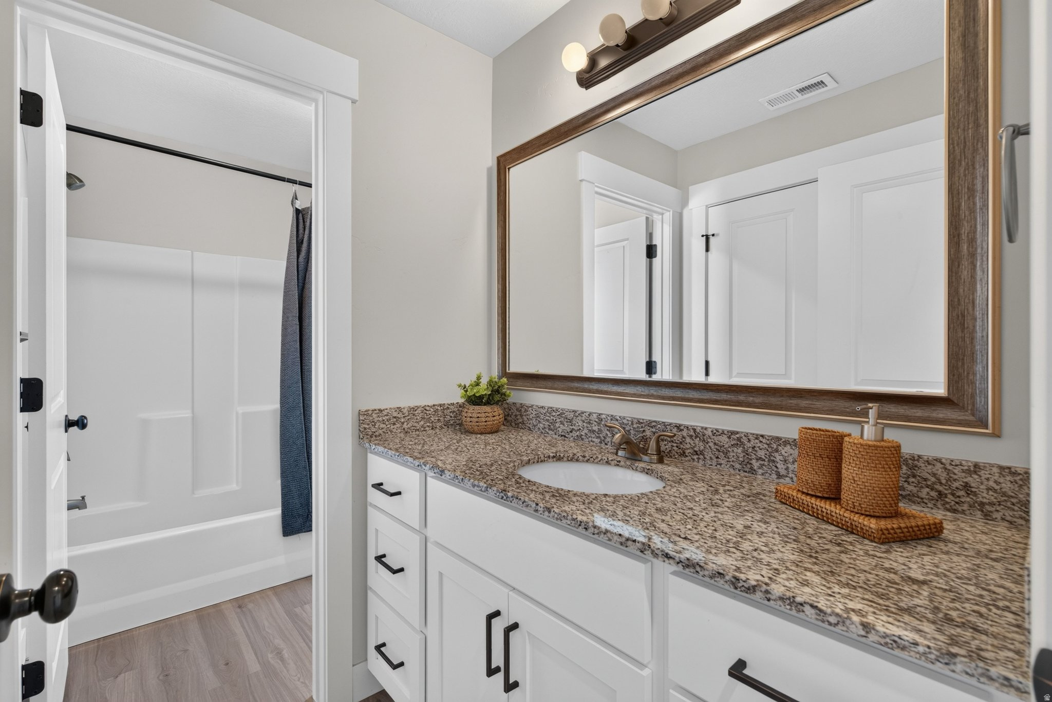 EAGLE POINT - Residential