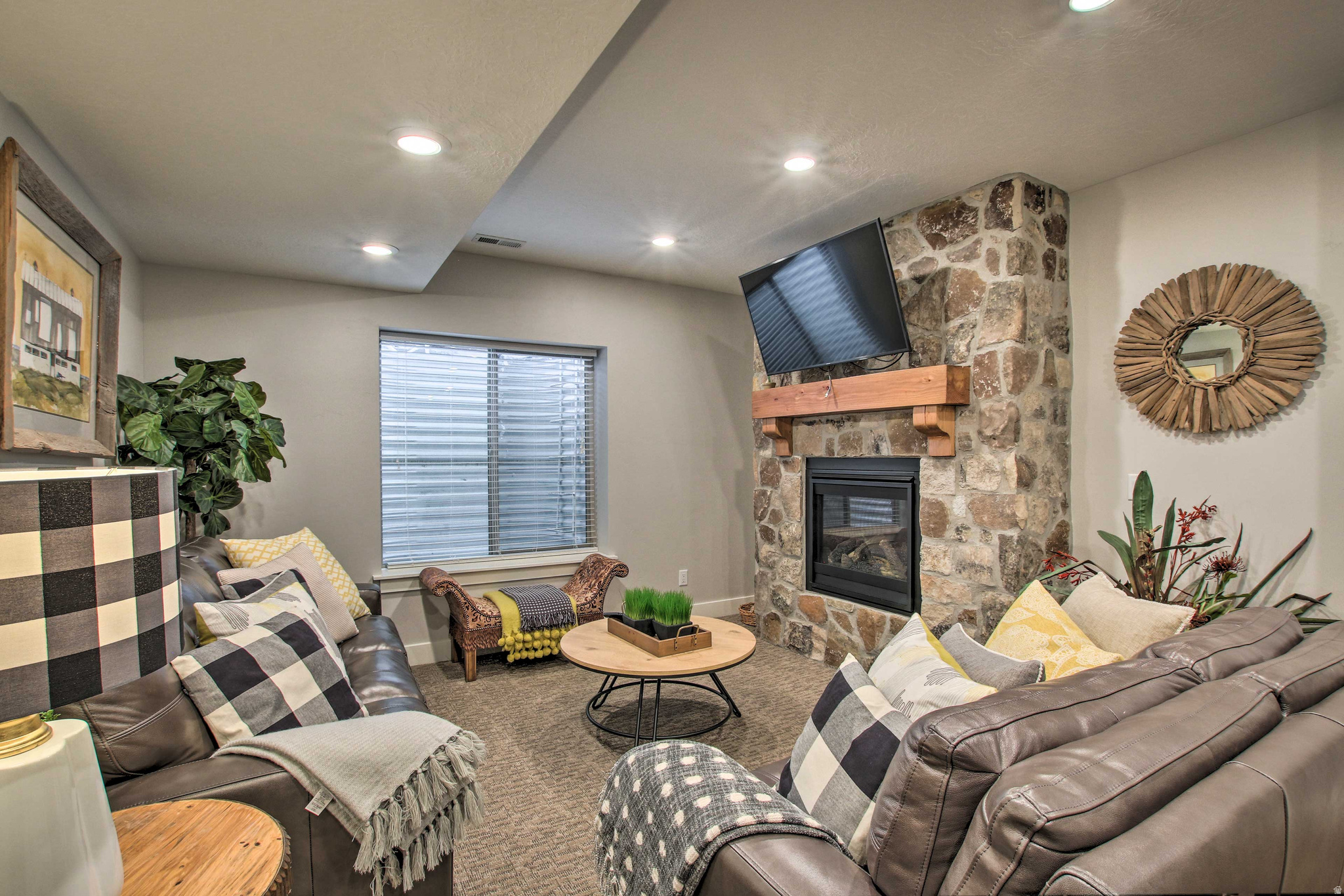 ESCAPES AT EDGEWATER - Residential