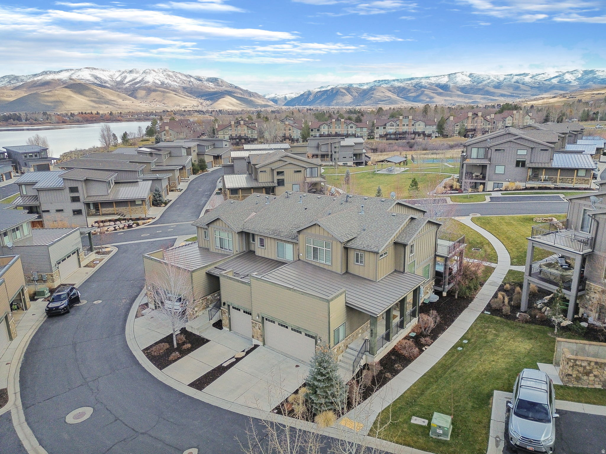 ESCAPES AT EDGEWATER - Residential