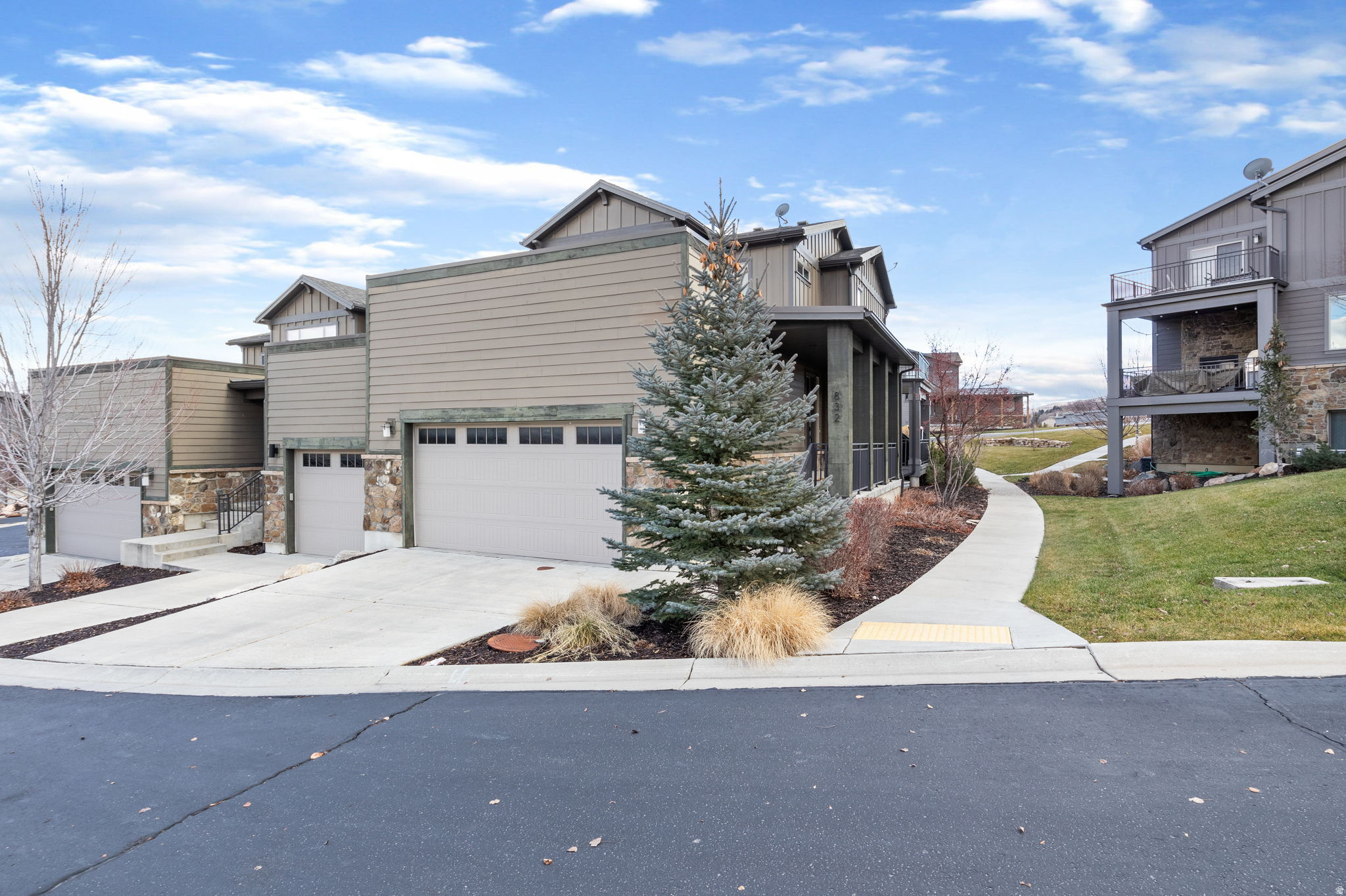 ESCAPES AT EDGEWATER - Residential