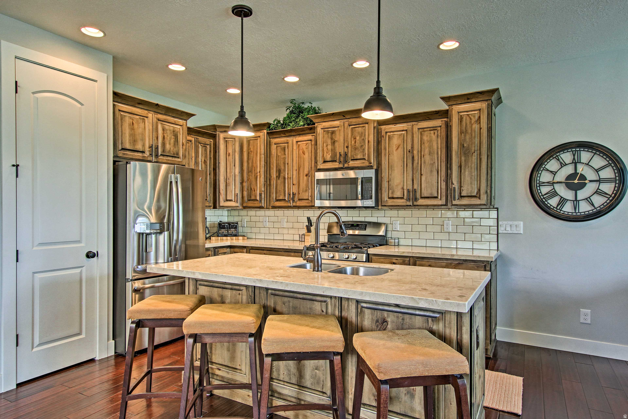 ESCAPES AT EDGEWATER - Residential