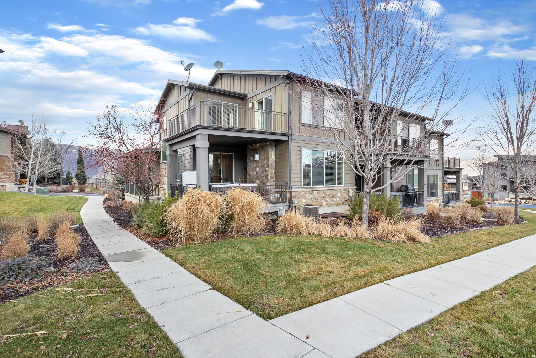 ESCAPES AT EDGEWATER - Residential