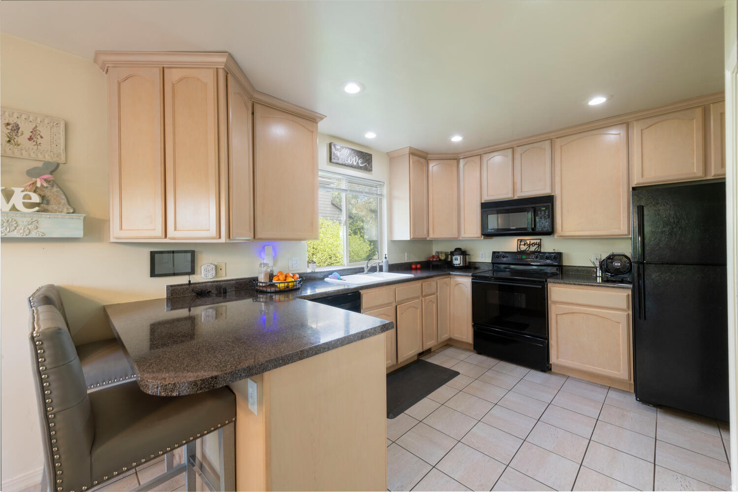 HILLCREST ESTATES - Residential