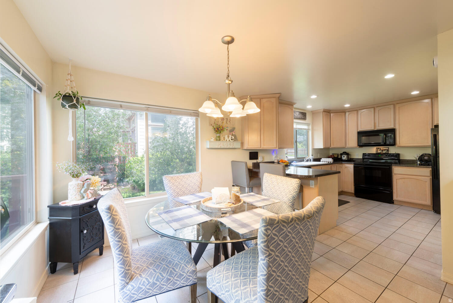 HILLCREST ESTATES - Residential