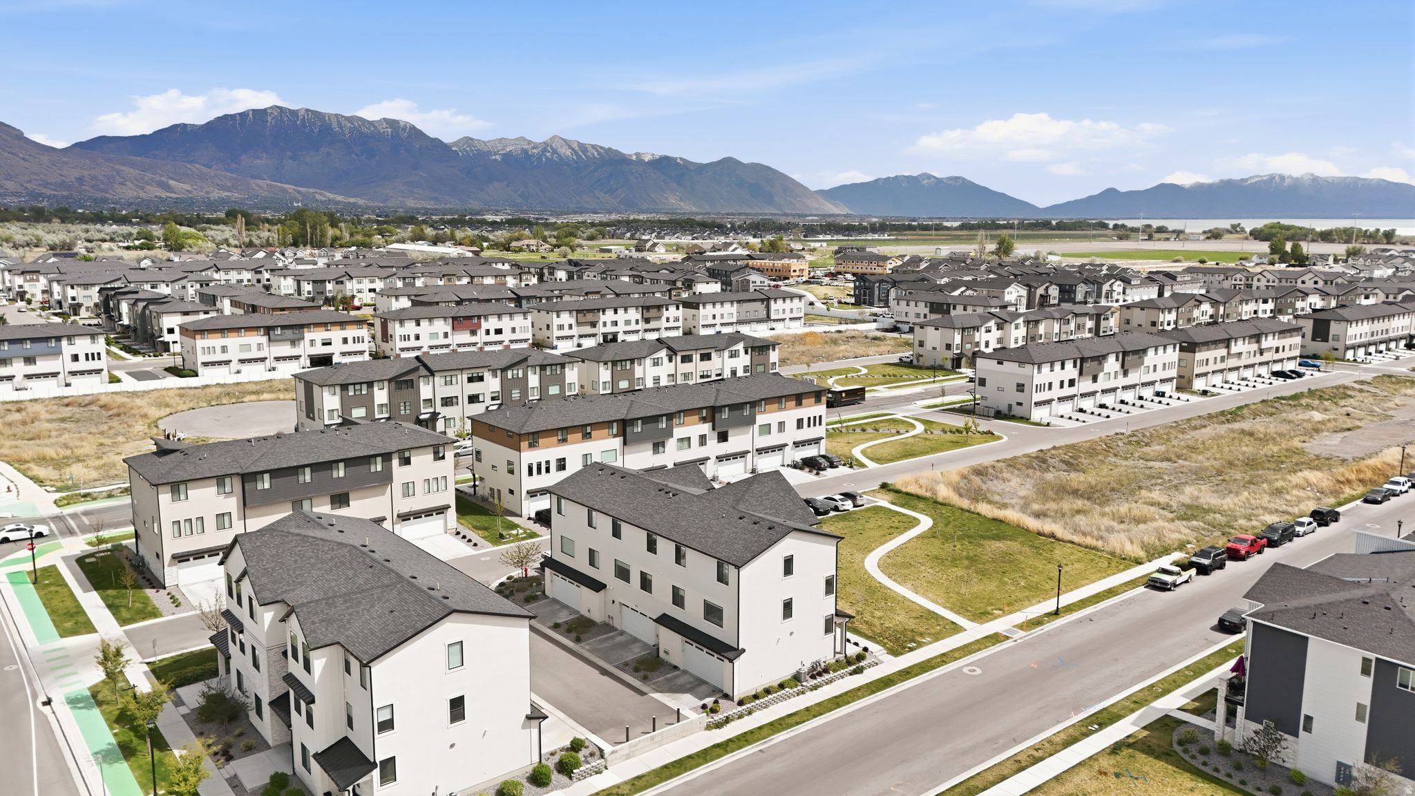LAKESHORE LANDING - Residential