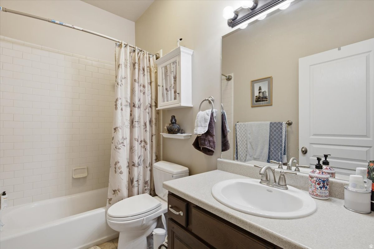 TOWNS AT IVORY HIGHLANDS - Residential