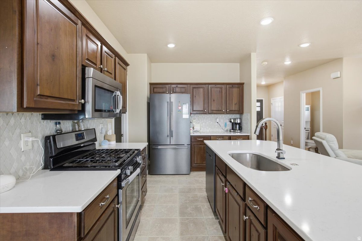 TOWNS AT IVORY HIGHLANDS - Residential