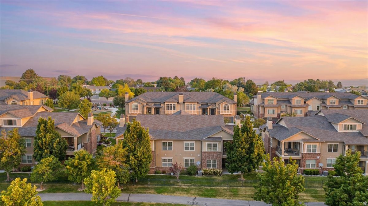 TOWNS AT IVORY HIGHLANDS - Residential