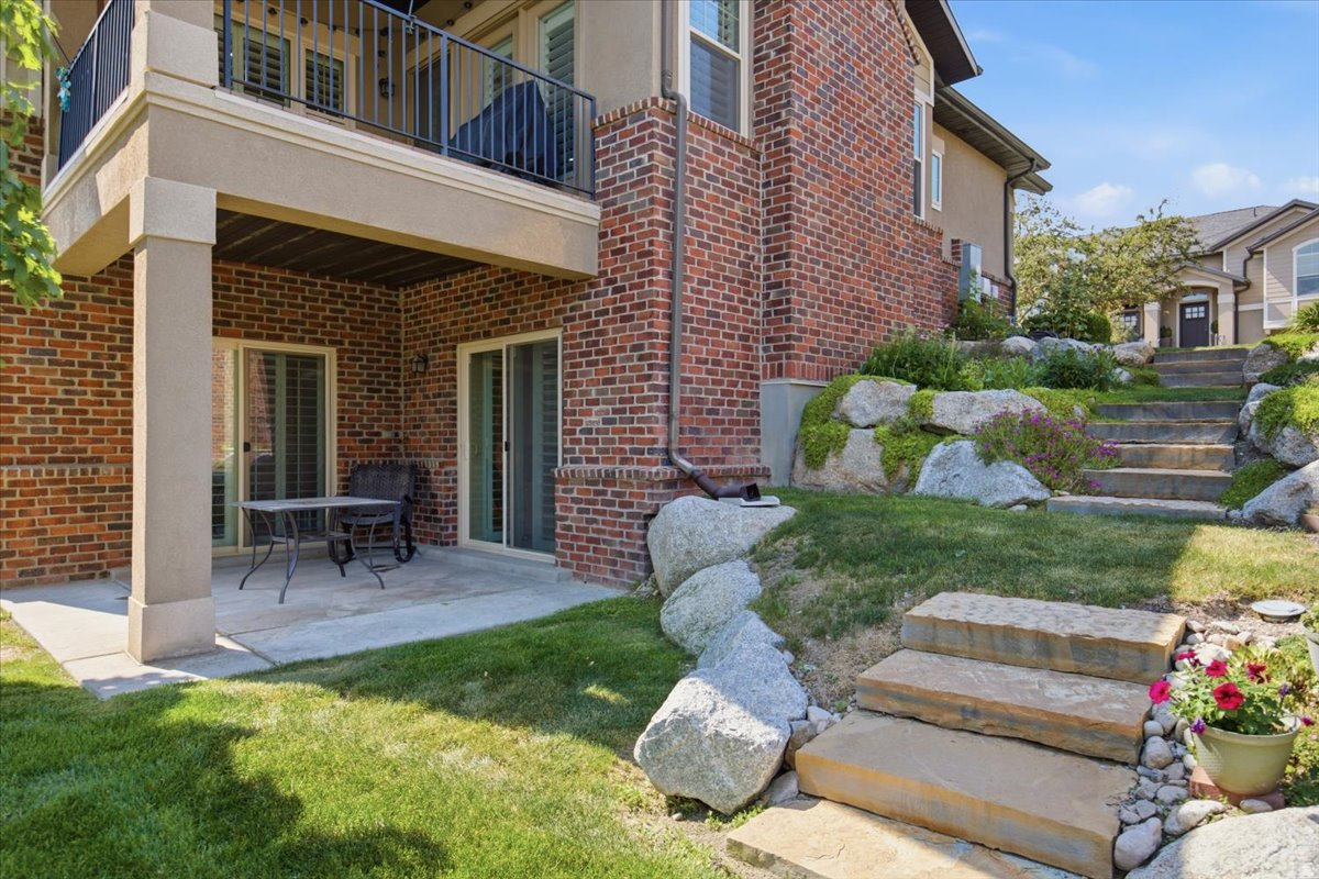 TOWNS AT IVORY HIGHLANDS - Residential