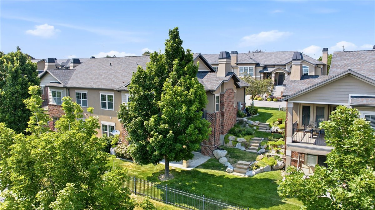 TOWNS AT IVORY HIGHLANDS - Residential