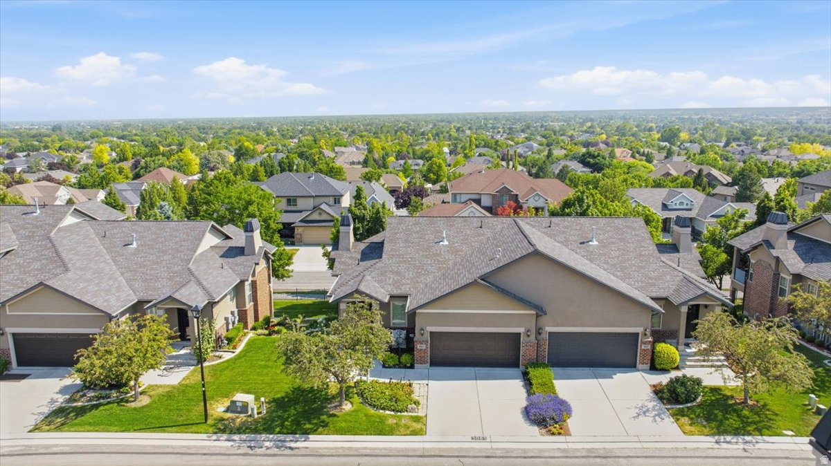TOWNS AT IVORY HIGHLANDS - Residential