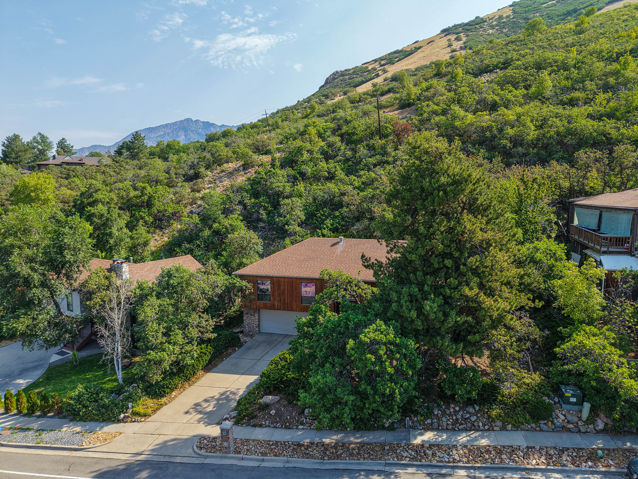 GOLDEN HILLS #6 - Residential