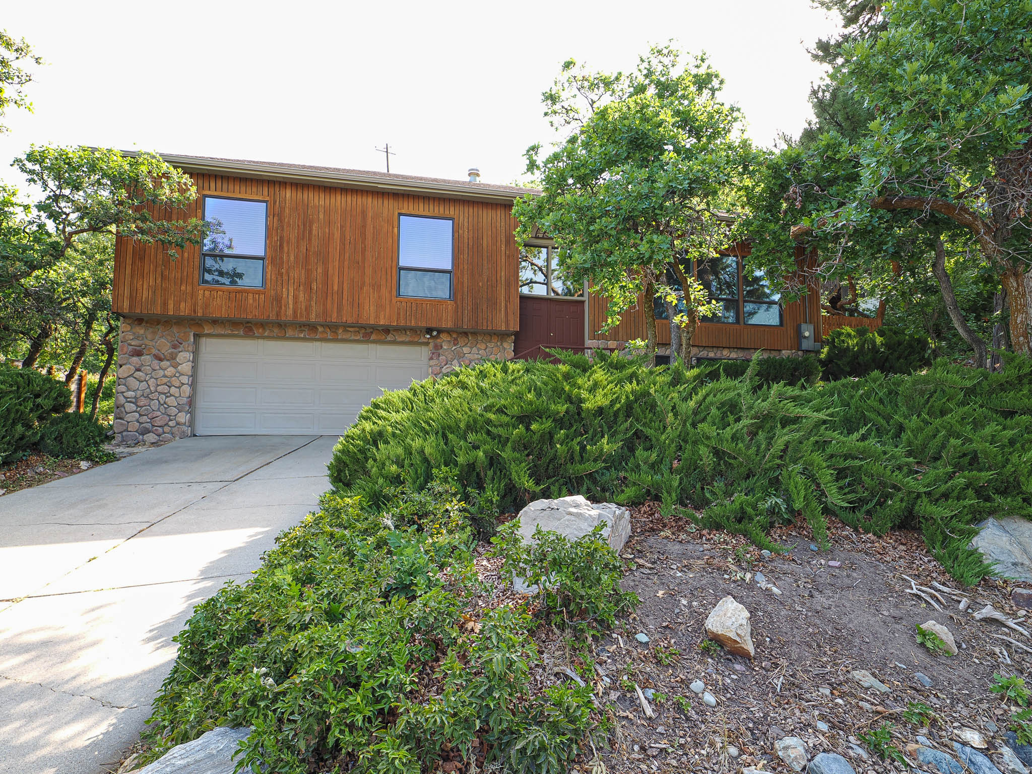 GOLDEN HILLS #6 - Residential