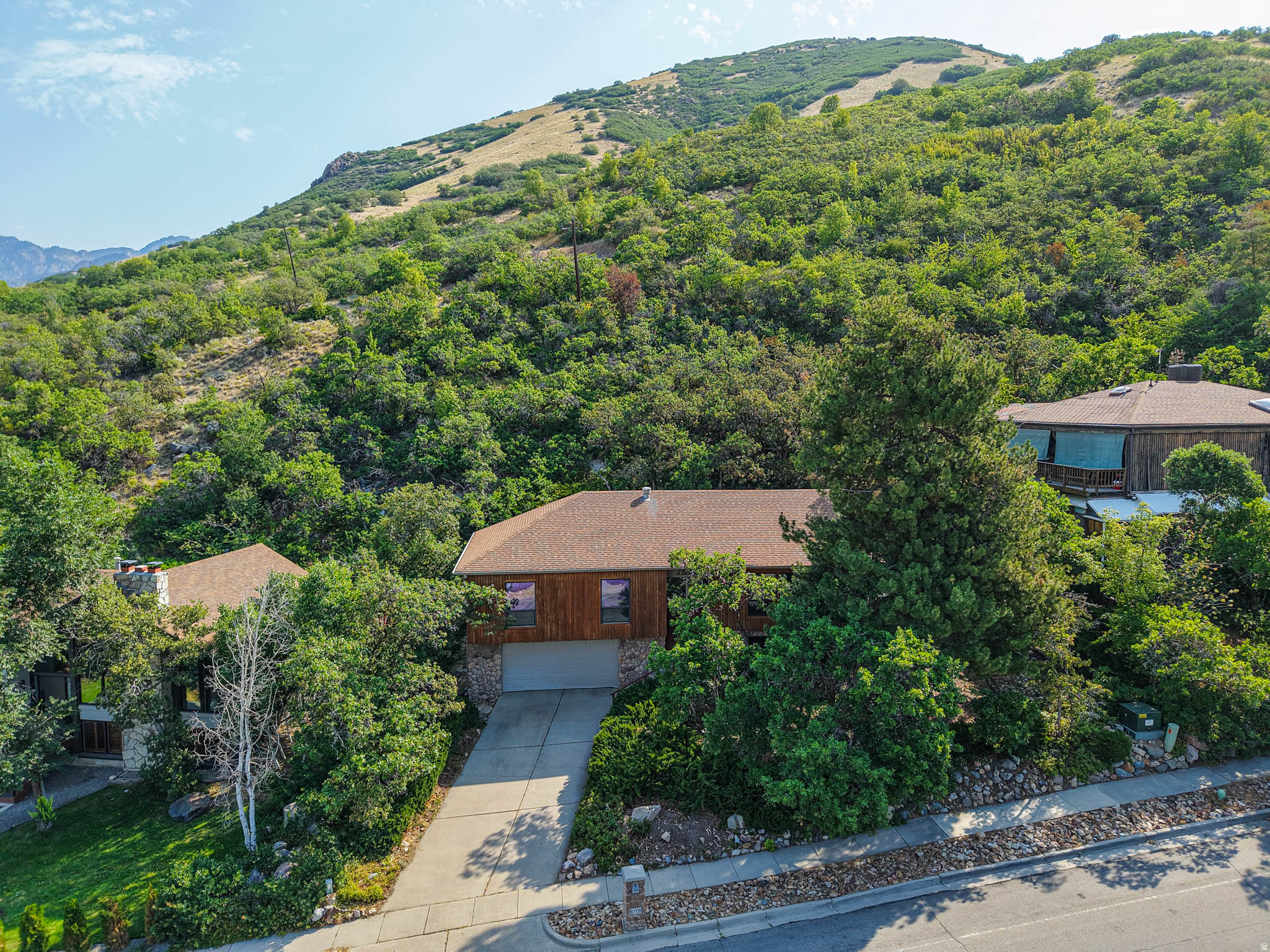 GOLDEN HILLS #6 - Residential