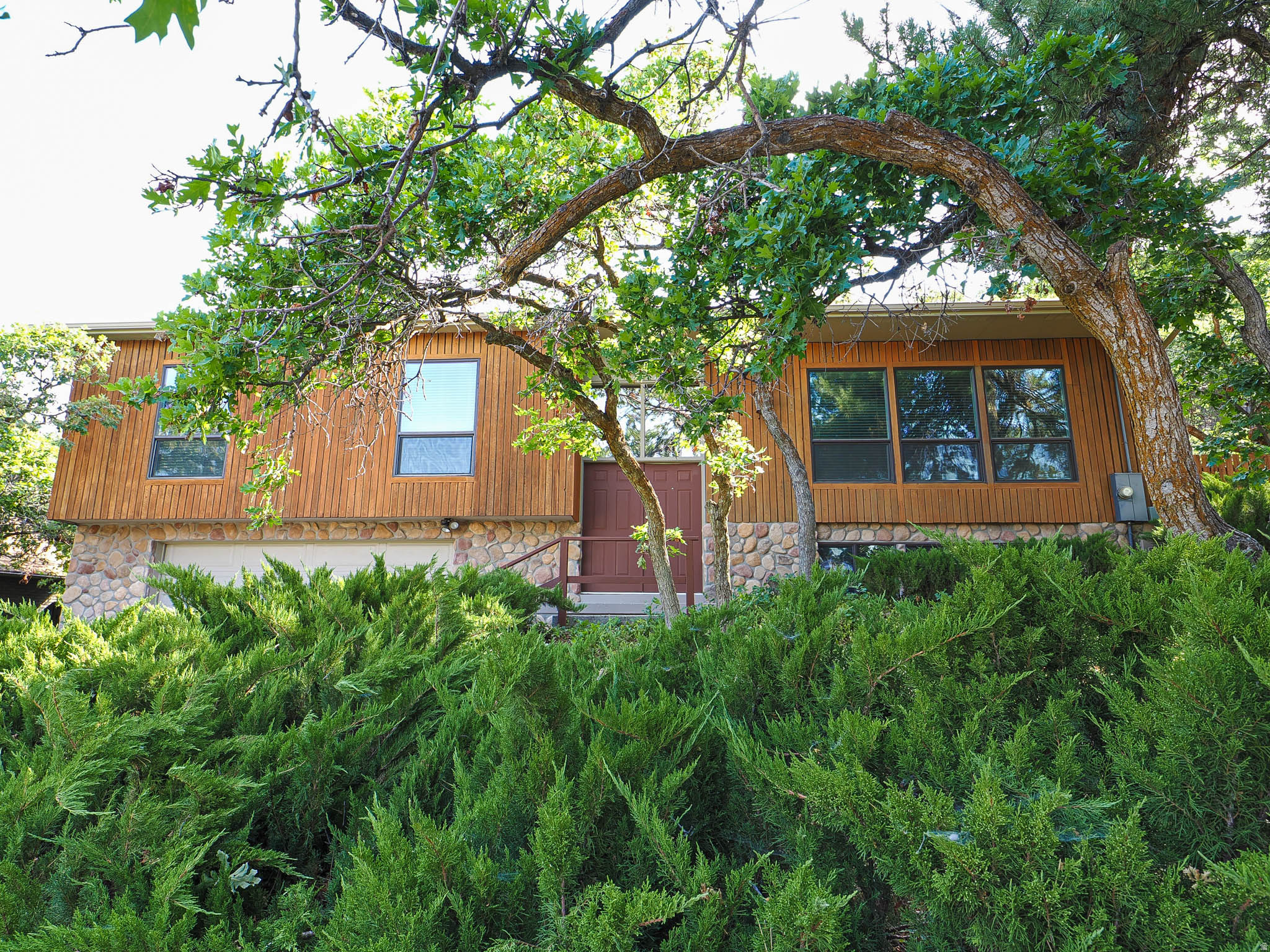 GOLDEN HILLS #6 - Residential