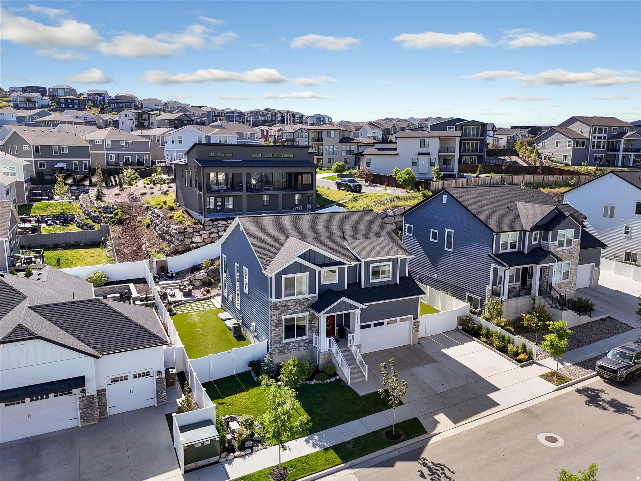 HIDDEN CANYON - Residential
