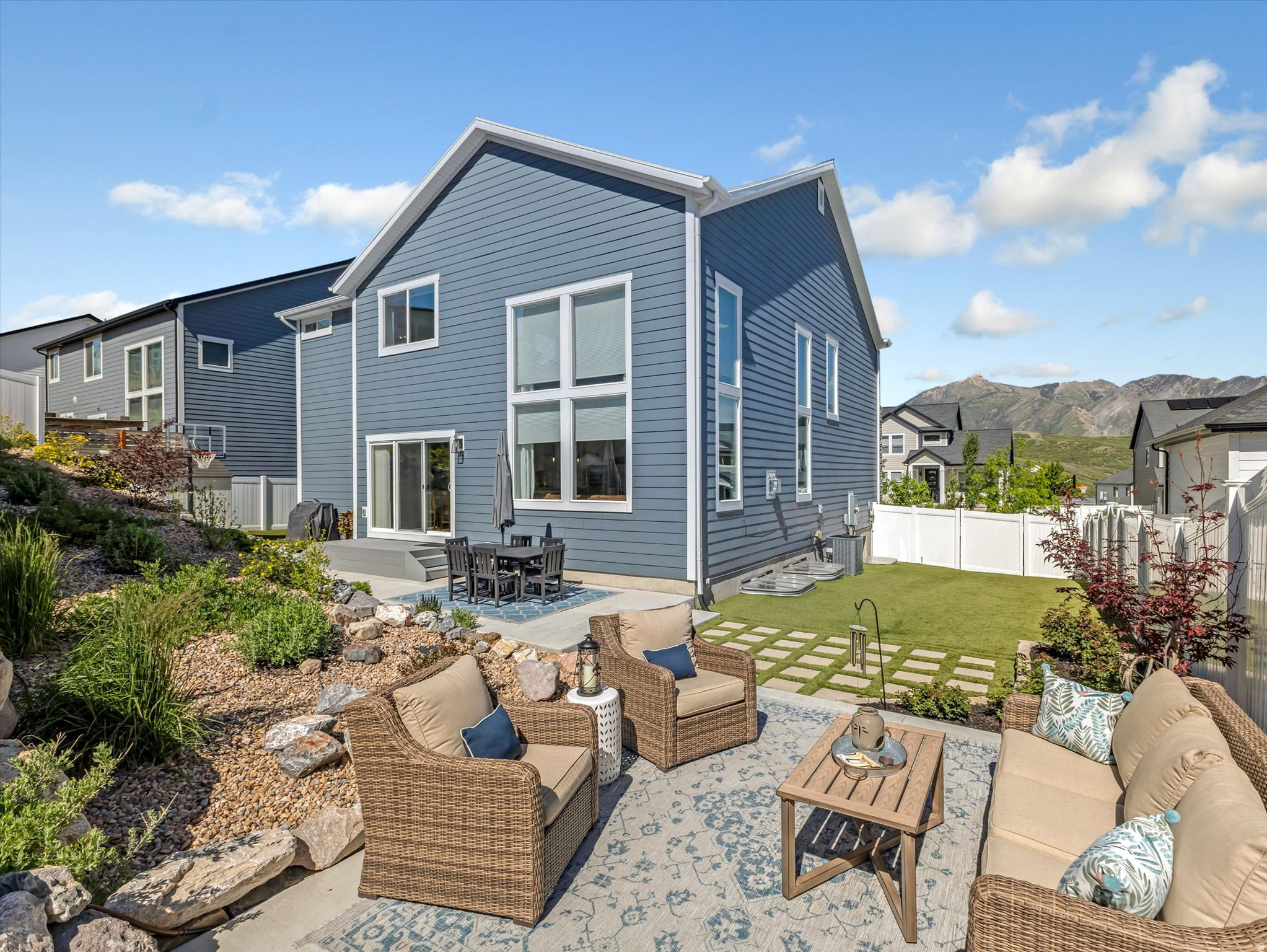 HIDDEN CANYON - Residential