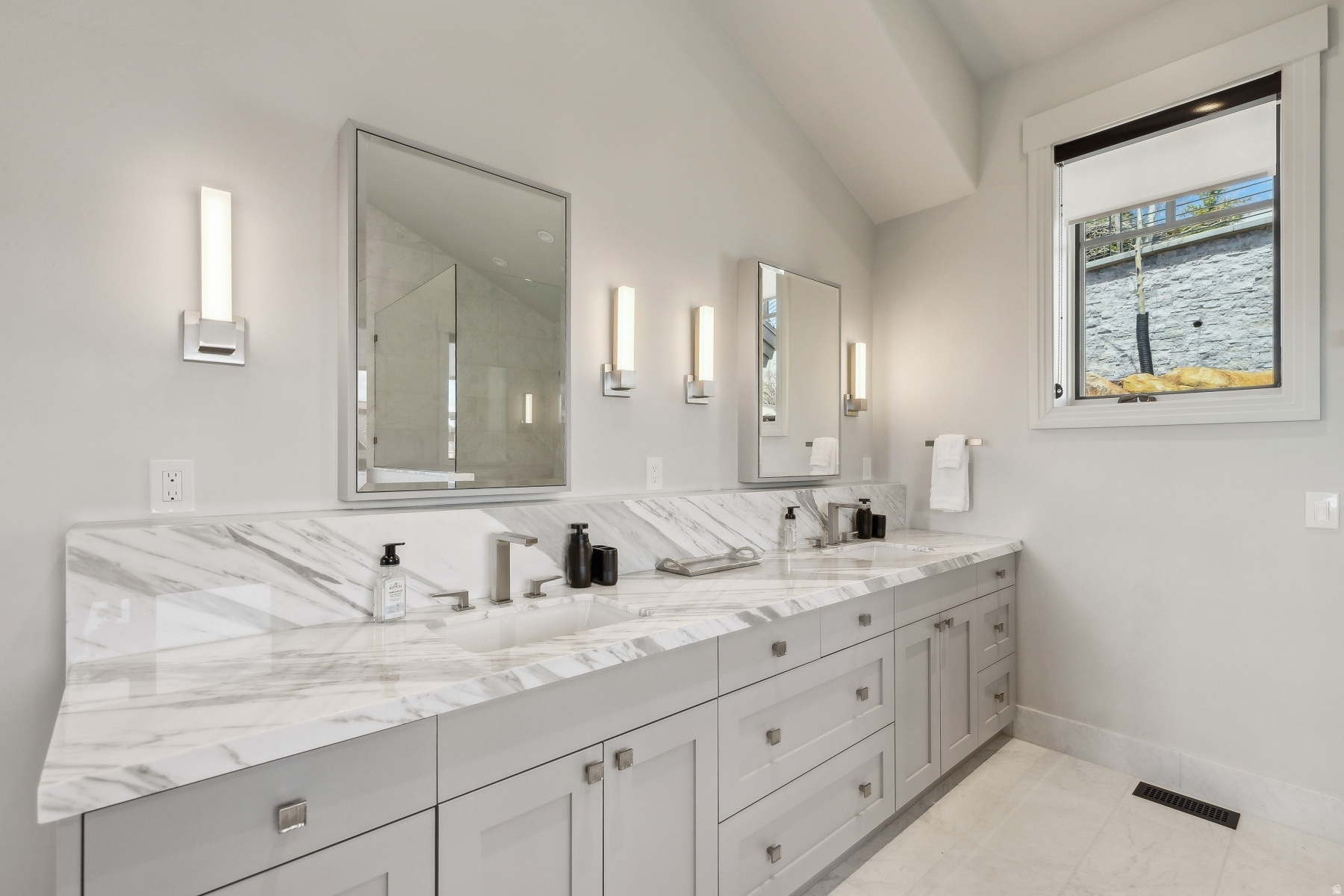 BUFFALO JUMP - Residential