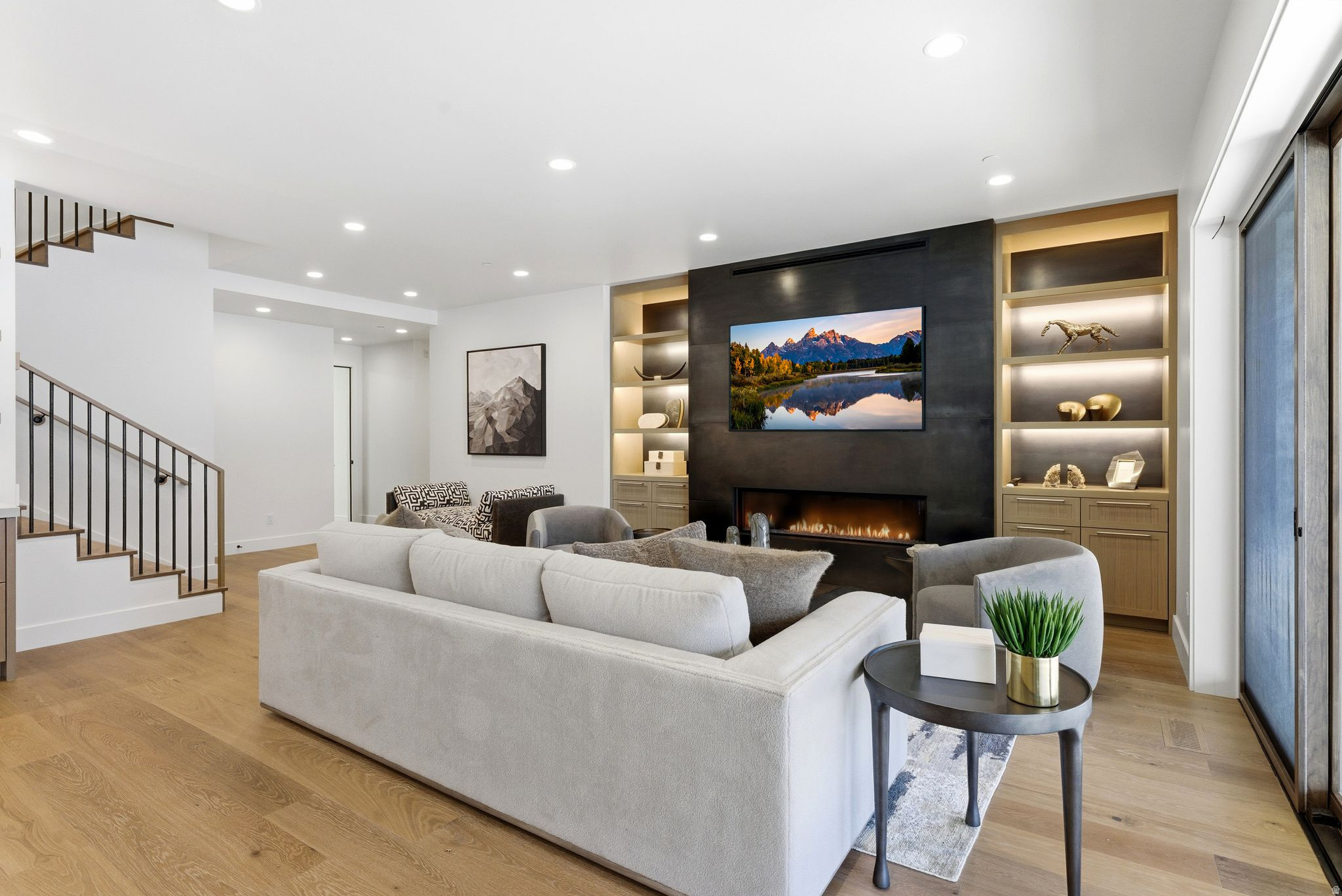 THE OAKS - Residential