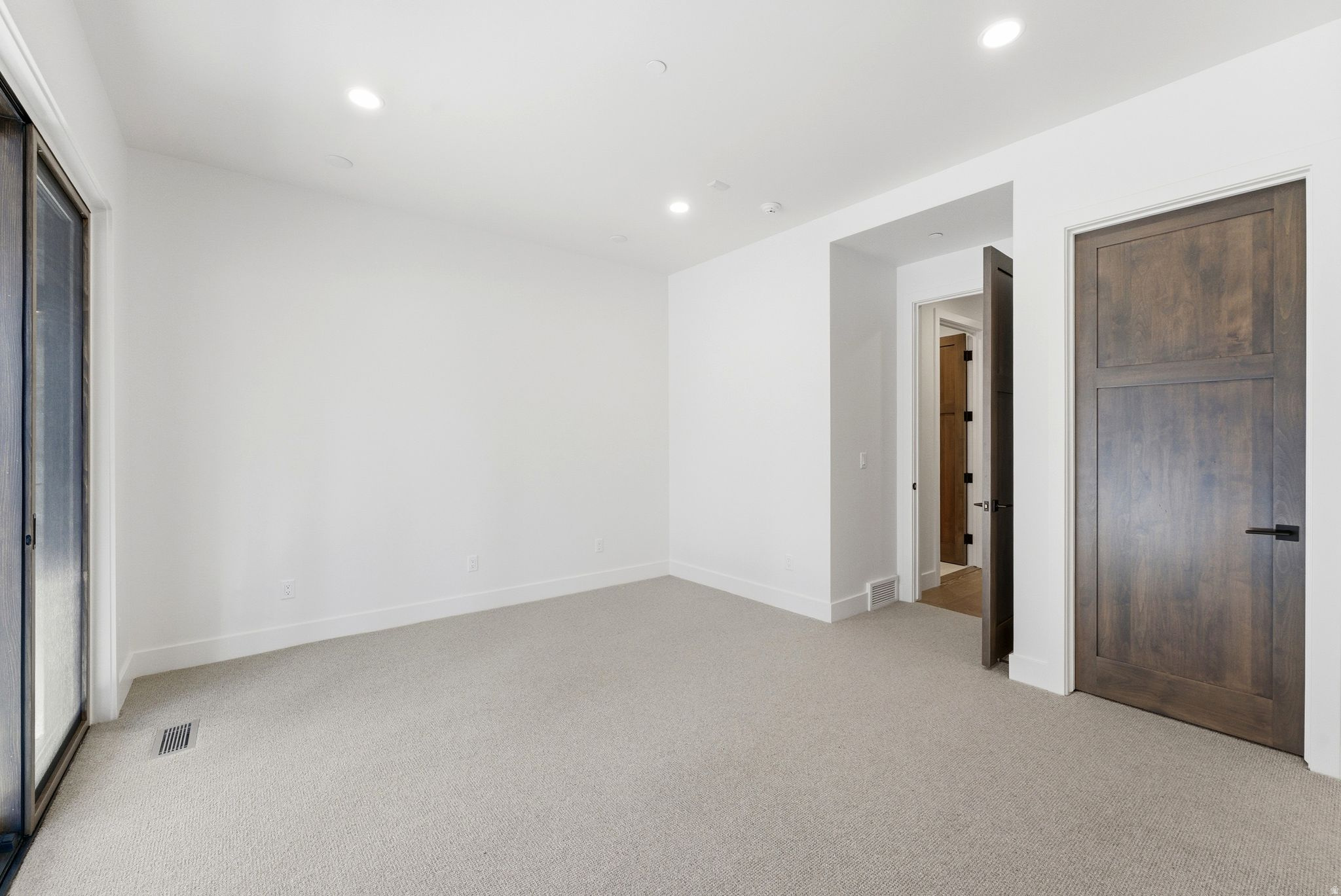 THE OAKS - Residential