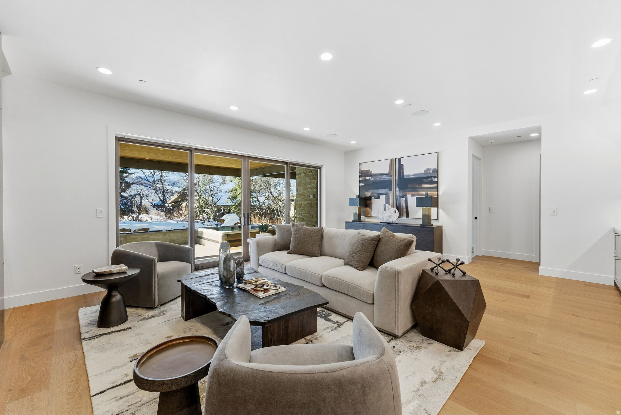 THE OAKS - Residential