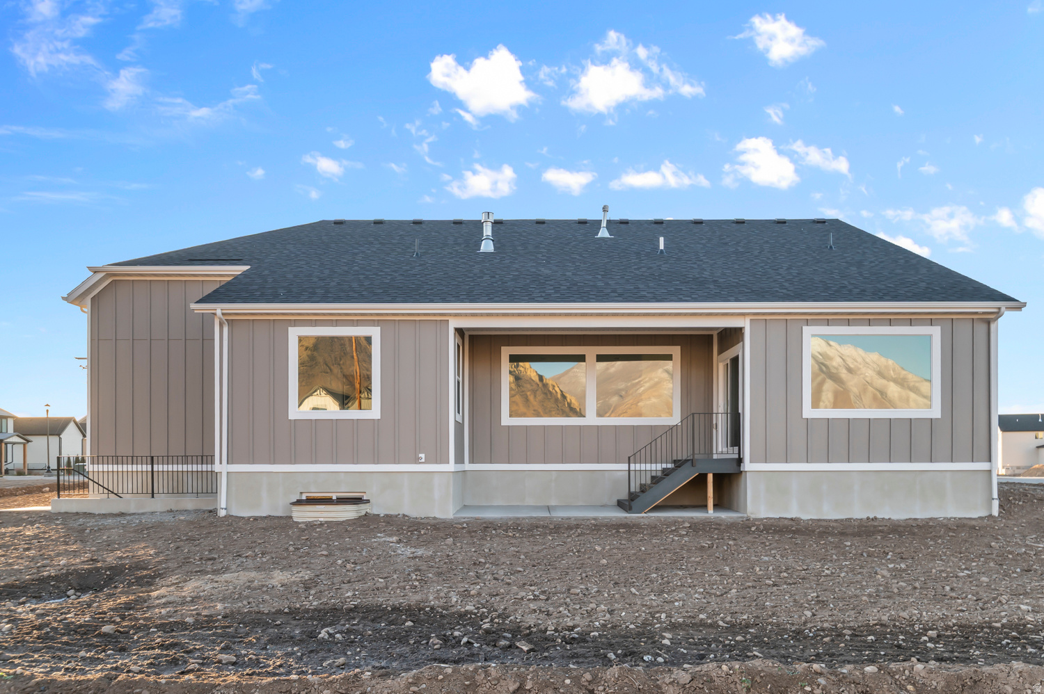 MOUNTAINSIDE ESTATES - Residential