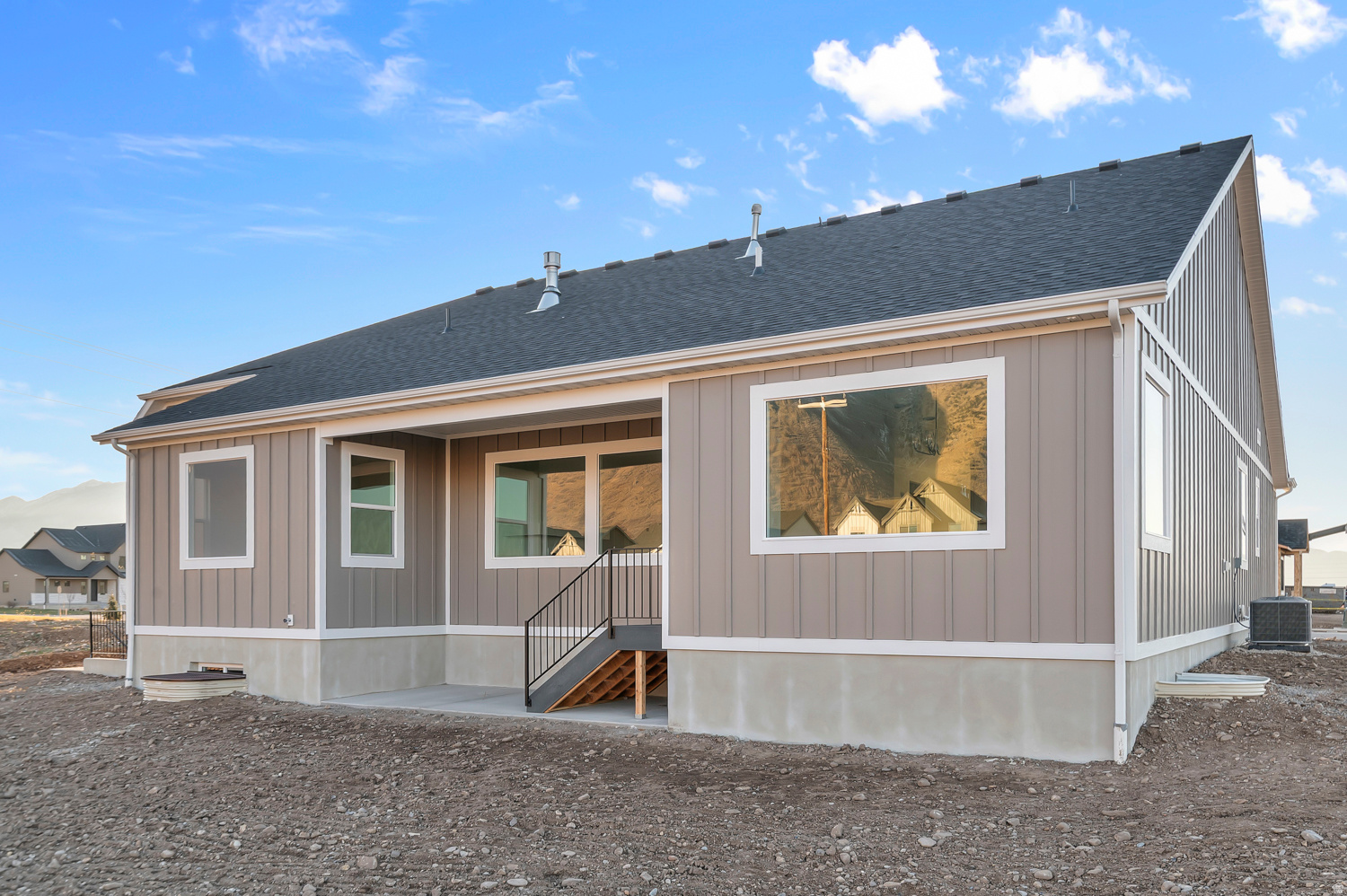 MOUNTAINSIDE ESTATES - Residential