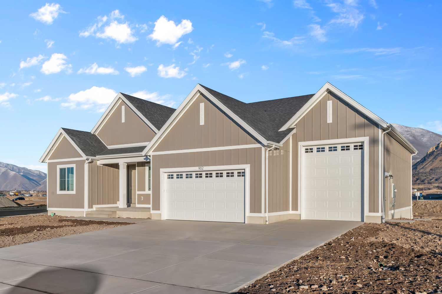 MOUNTAINSIDE ESTATES - Residential
