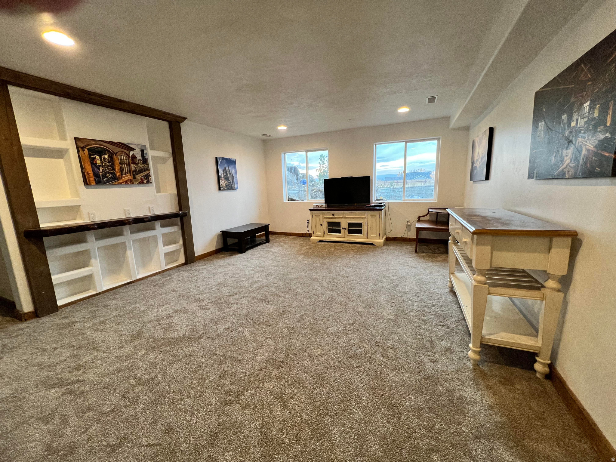 COUNTRY ROAD HAVEN - Residential