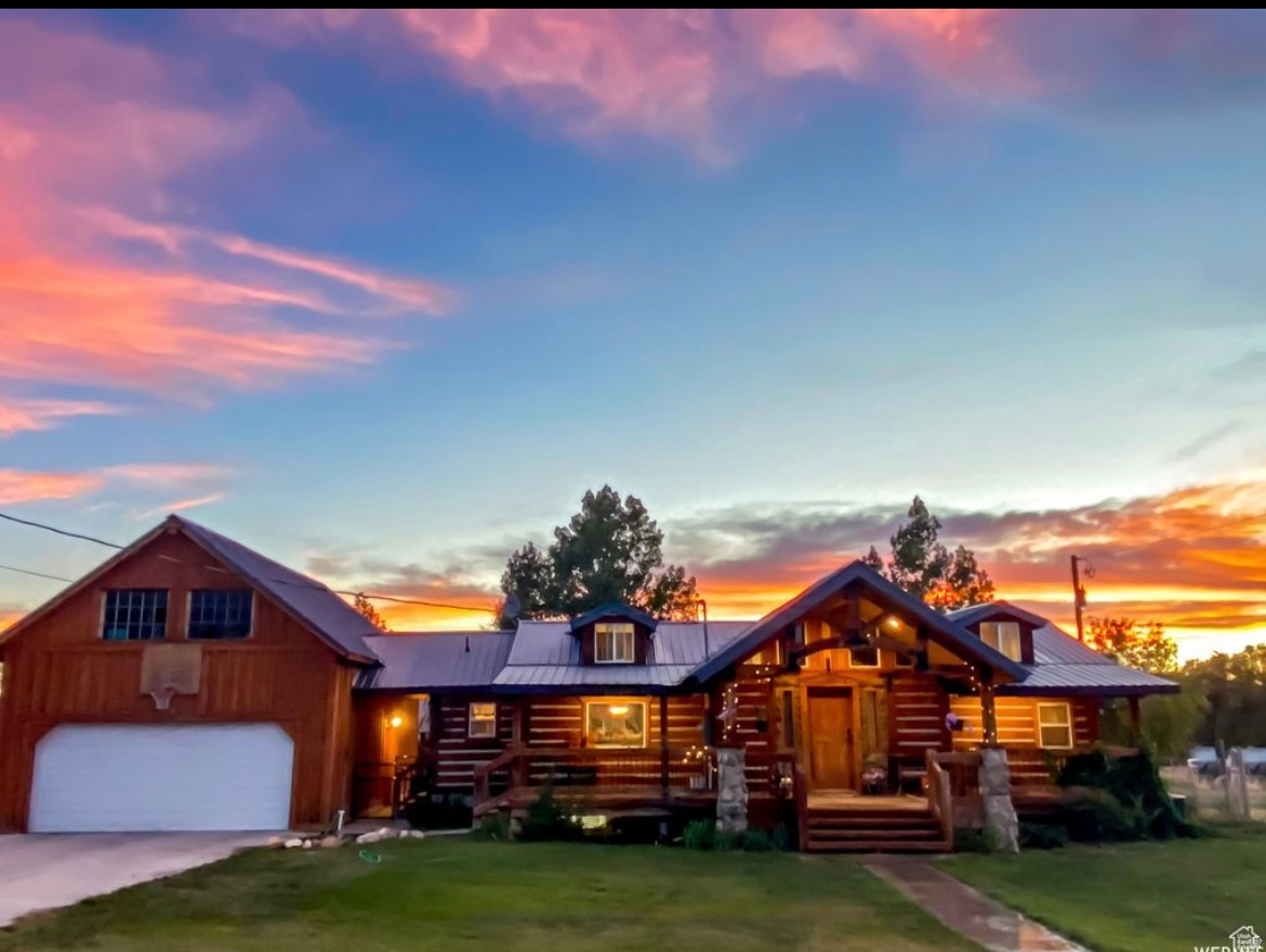 COUNTRY ROAD HAVEN - Residential