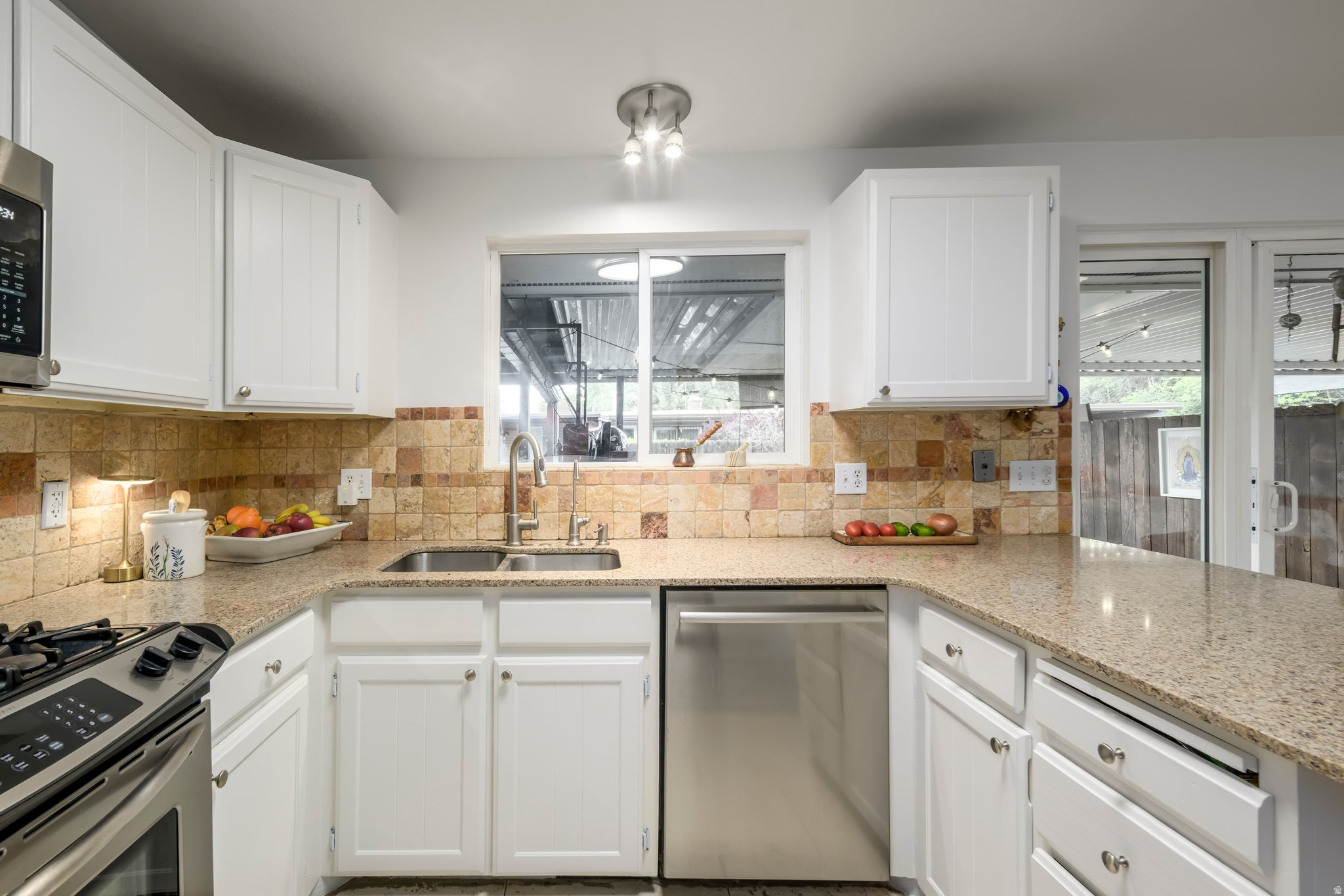TANGLEWOOD CONDOS - Residential