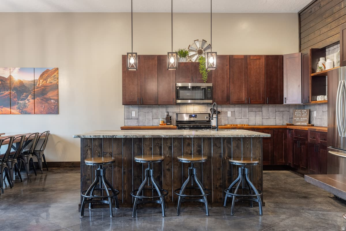RETREAT AT SAND HOLLOW RESORT - Residential
