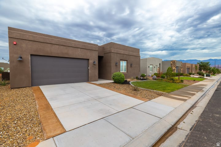 RETREAT AT SAND HOLLOW RESORT - Residential
